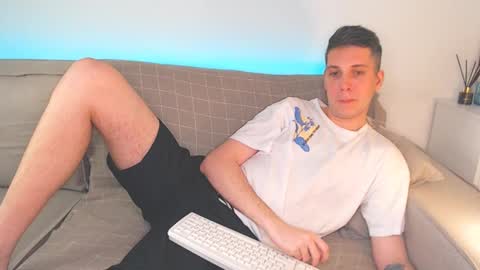 Oliver online show from January 21, 9:15 pm