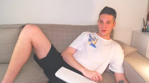 Oliver online show from December 7, 8:33 pm