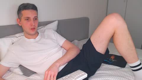 Oliver online show from February 14, 5:04 pm