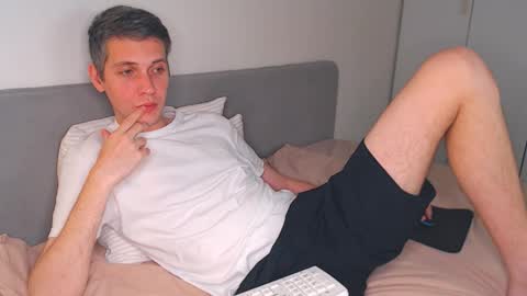 Oliver online show from November 10, 3:04 pm