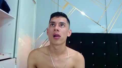 Snapshot of oliver_king_sex chatting on February 13, 12:24 am Oliver Smith online show from February 13, 12:24 am