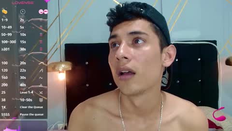 Snapshot of oliver_king_sex chatting on March 9, 12:00 am Oliver Smith online show from March 9, 12:00 am