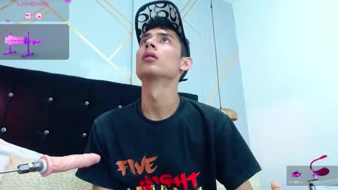Snapshot of oliver_king_sex chatting on February 1, 3:50 pm Oliver Smith online show from February 1, 3:50 pm