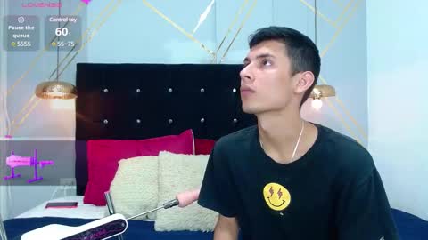 Snapshot of oliver_king_sex chatting on January 27, 10:06 pm Oliver Smith online show from January 27, 10:06 pm