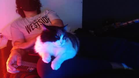 Snapshot of oliver_laid_2023 chatting on December 20, 1:14 am oliver_laid_2023 online show from December 20, 1:14 am