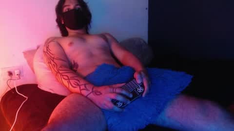 Snapshot of oliver_laid_2023 chatting on January 5, 9:26 am oliver_laid_2023 online show from January 5, 9:26 am