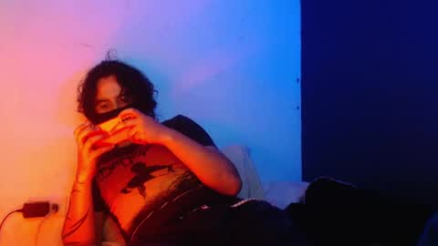 Snapshot of oliver_laid_2023 chatting on December 31, 6:59 am oliver_laid_2023 online show from December 31, 6:59 am
