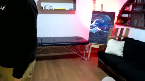 oliver_laid_2023 online show from October 17, 1:09 am