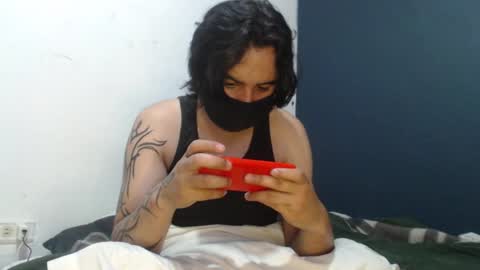 Snapshot of oliver_laid_2023 chatting on December 7, 7:05 pm oliver_laid_2023 online show from December 7, 7:05 pm