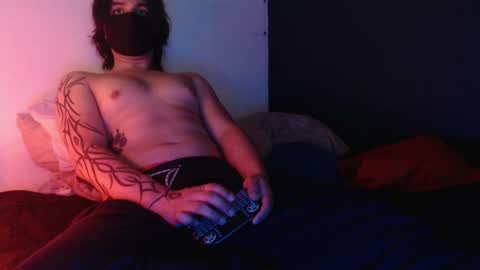 Snapshot of oliver_laid_2023 chatting on January 5, 6:24 am oliver_laid_2023 online show from January 5, 6:24 am