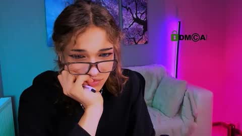 Oli online show from September 19, 7:39 pm