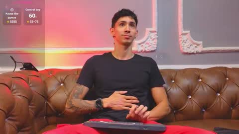 Oliver bennet online show from November 3, 9:16 pm