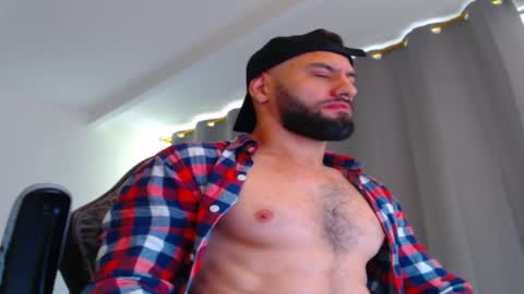 oliver online show from October 31, 2:39 pm