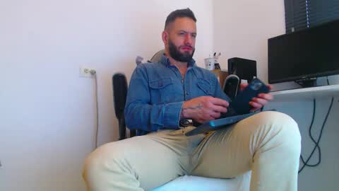 oliver online show from February 16, 5:33 pm