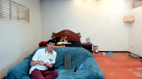 oliverhot2005 online show from February 7, 9:15 pm