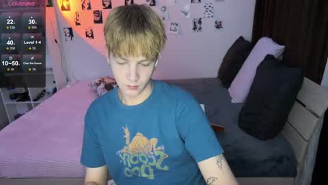 Snapshot of olivertasty chatting on September 15, 12:45 am oliver online show from September 15, 12:45 am