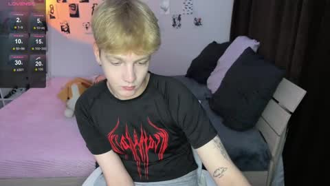 Snapshot of olivertasty chatting on September 12, 5:37 pm oliver online show from September 12, 5:37 pm
