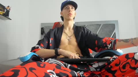 Snapshot of oliverthompson_01 chatting on February 6, 3:16 am oliverthompson_01 online show from February 6, 3:16 am