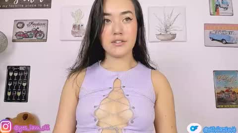 Snapshot of olivia22love chatting on September 18, 12:42 pm ..................................... 500 am- 1200 pm GMT-5 online show from September 18, 12:42 pm