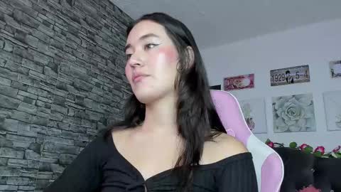 Snapshot of olivia22love chatting on February 10, 12:50 pm ..................................... 500 am- 1200 pm GMT-5 online show from February 10, 12:50 pm