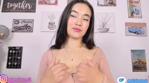 Snapshot of olivia22love chatting on September 15, 1:01 pm ..................................... 500 am- 1200 pm GMT-5 online show from September 15, 1:01 pm