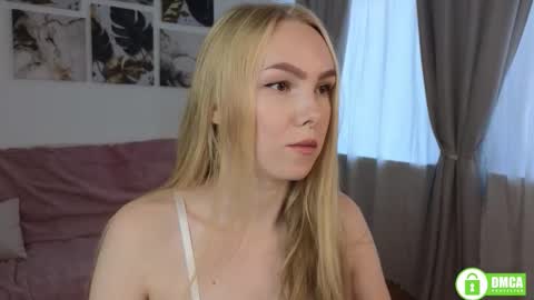 Snapshot of olivia_888 chatting on October 18, 9:24 am olivia_888 online show from October 18, 9:24 am