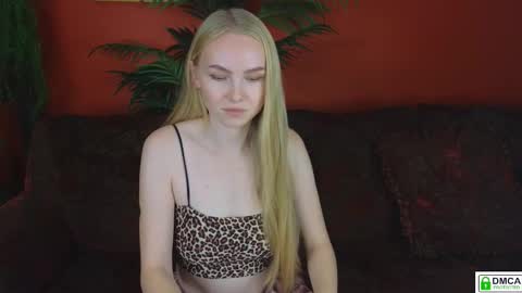 Snapshot of olivia_888 chatting on October 14, 7:28 pm olivia_888 online show from October 14, 7:28 pm