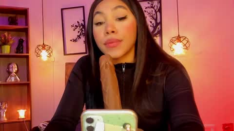 Snapshot of olivia__ds chatting on February 6, 4:10 am Olivia online show from February 6, 4:10 am