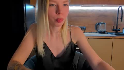 Olivia 3 online show from March 3, 10:06 pm