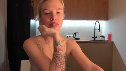 Snapshot of olivia_bells chatting on January 5, 9:47 pm Olivia 3 online show from January 5, 9:47 pm