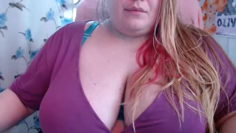 Olivia Gold online show from December 6, 9:38 am