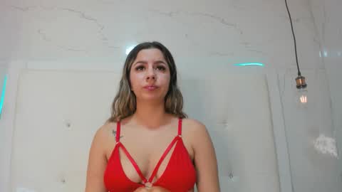  olivia  online show from October 6, 6:15 pm