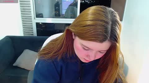 olivia_martine online show from December 11, 5:32 am