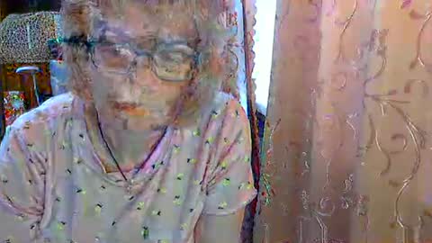 Olivia Mia online show from May 12, 6:11 am