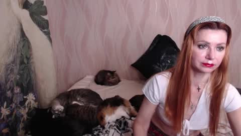 Snapshot of olivia_redd chatting on February 16, 10:10 pm Olivia online show from February 16, 10:10 pm