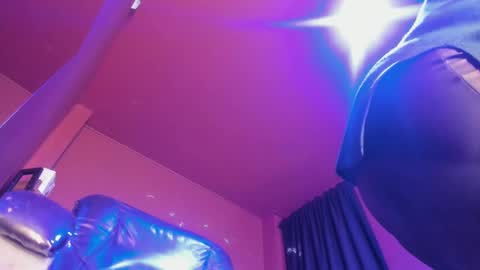   online show from February 10, 12:50 pm