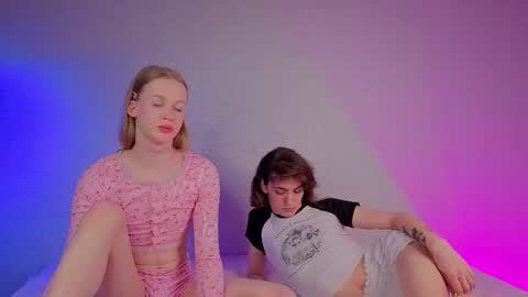 oliviaapink online show from February 14, 8:22 pm