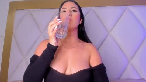 OLIVIA online show from January 31, 1:43 am