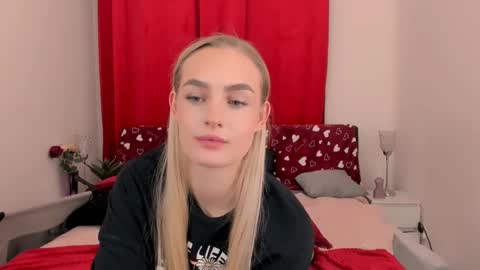 oliviaBeauty online show from March 10, 9:29 pm