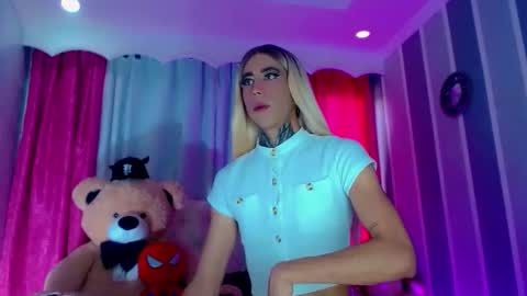 oliviahot01 online show from March 27, 1:45 pm