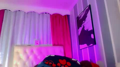 oliviahot01 online show from April 11, 6:40 am