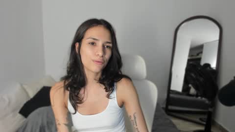 Snapshot of oliviaoliviaprince chatting on December 27, 5:42 am Olivia online show from December 27, 5:42 am