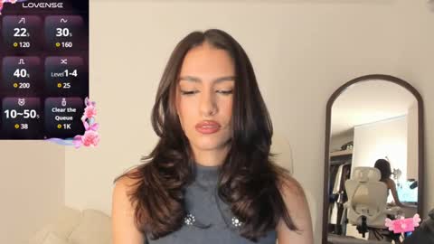 Snapshot of oliviaoliviaprince chatting on February 19, 10:42 pm Olivia online show from February 19, 10:42 pm