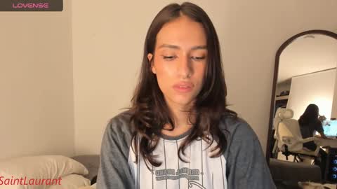 Snapshot of oliviaoliviaprince chatting on February 28, 8:42 am Olivia online show from February 28, 8:42 am