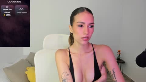 Snapshot of oliviaoliviaprince chatting on December 8, 9:08 pm Olivia online show from December 8, 9:08 pm
