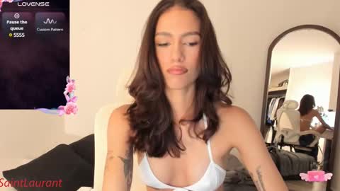 Snapshot of oliviaoliviaprince chatting on February 22, 7:14 pm Olivia online show from February 22, 7:14 pm