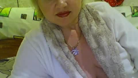 Snapshot of oliviaparadise chatting on December 2, 9:41 am oliviaparadise online show from December 2, 9:41 am