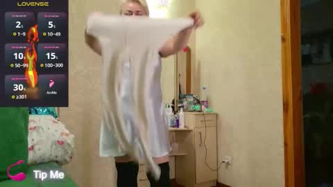 oliviaparadise online show from October 2, 2:49 pm