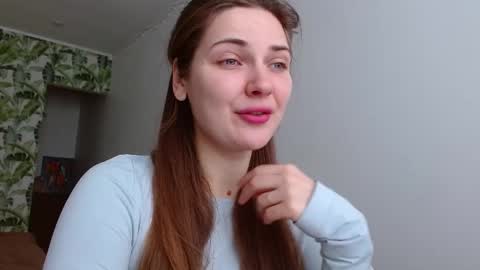 Snapshot of oliviashiny chatting on February 24, 5:33 am Olivia online show from February 24, 5:33 am