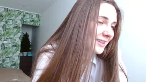 Snapshot of oliviashiny chatting on January 4, 9:10 am Olivia online show from January 4, 9:10 am